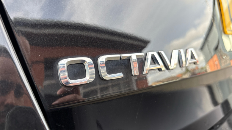 Skoda Octavia 1.4 TSI iV SE Technology DSG 5dr Estate